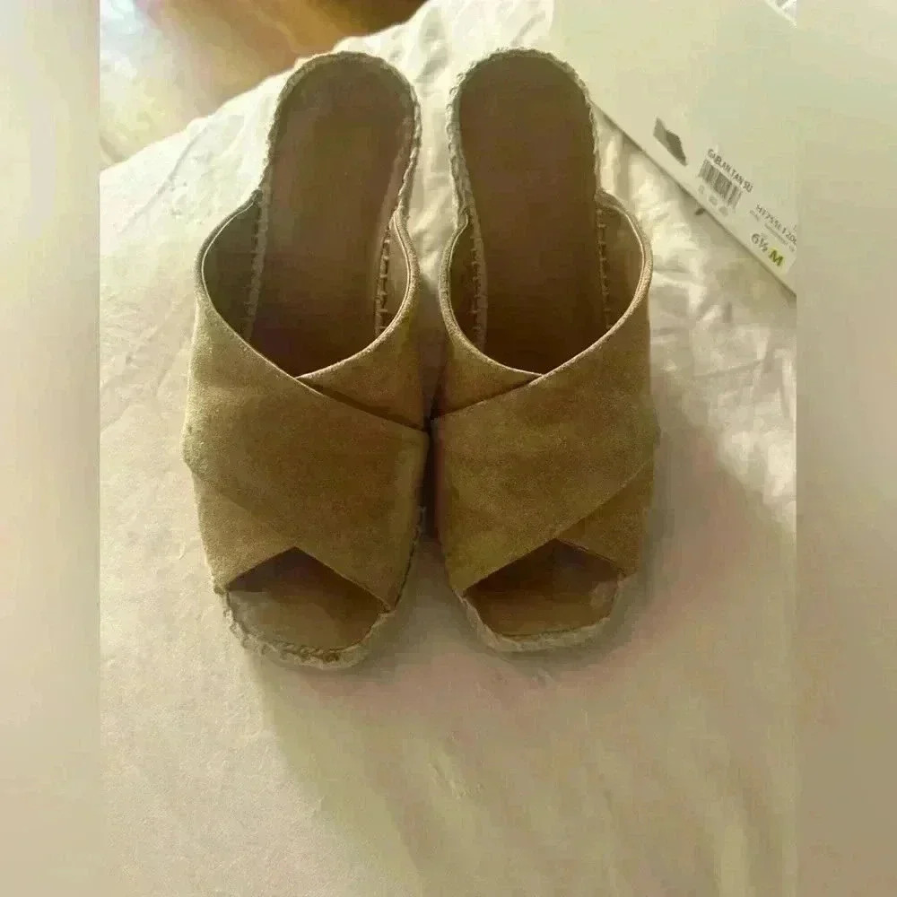 Vince Gaelan Suede Wedge Espadrille Sandals, Tan sz 6.5